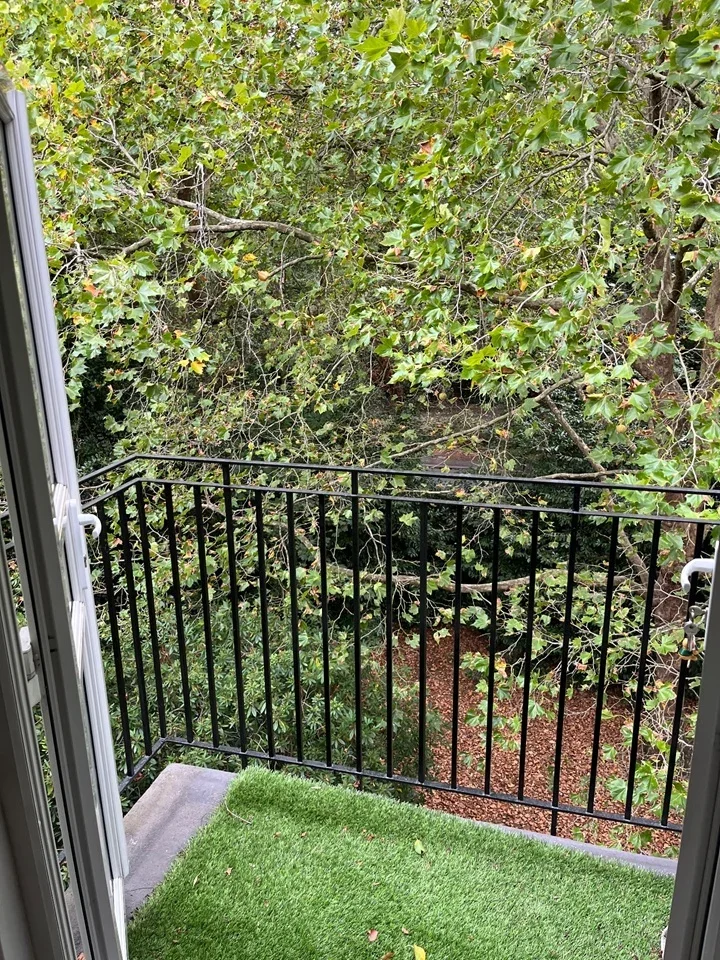 Flat Esher Gardens in Greater London