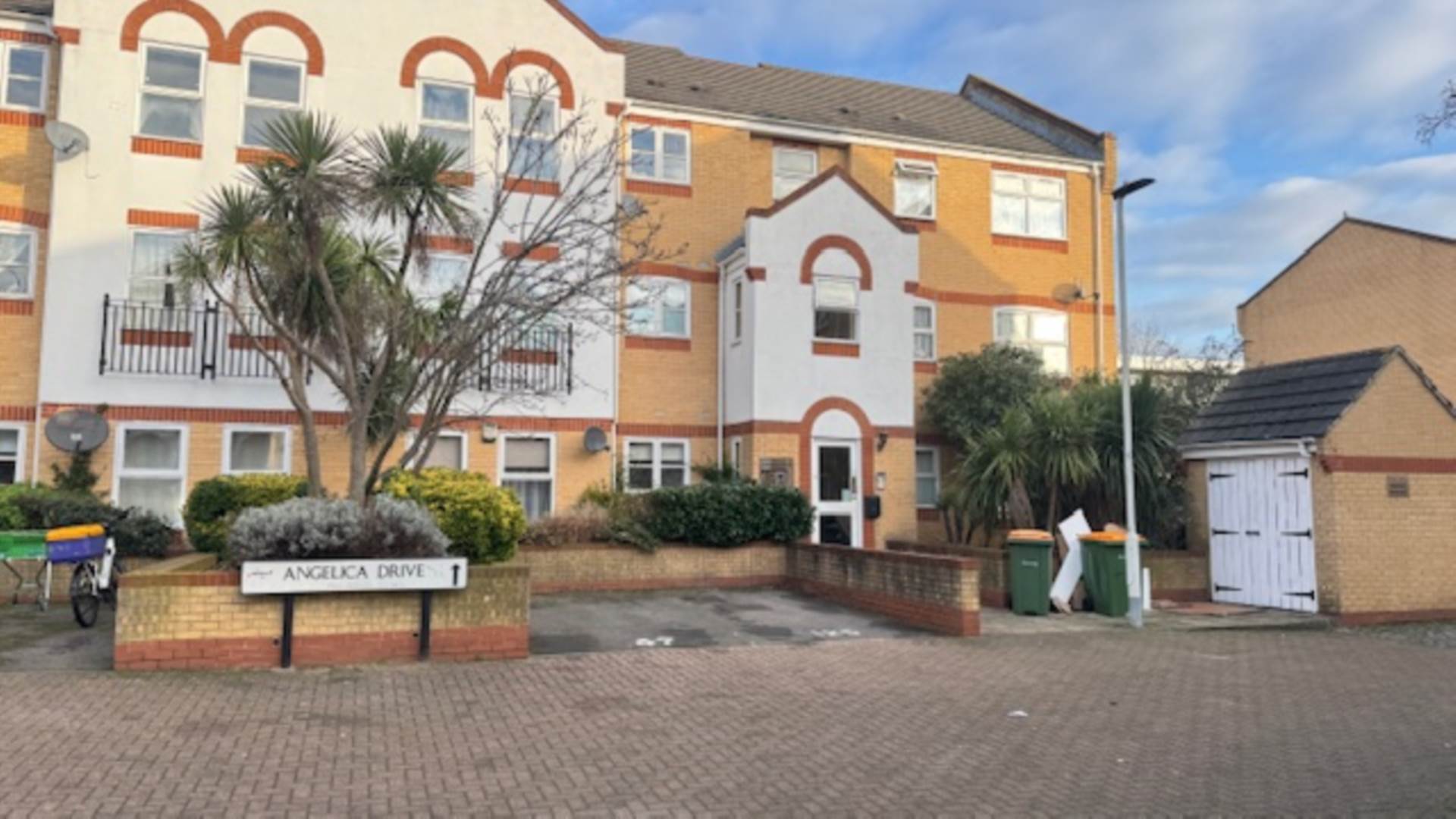 Flat Angelica Drive in Greater London