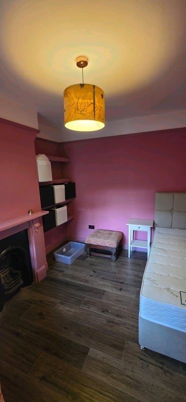 Room Piedmont Road in Greater London