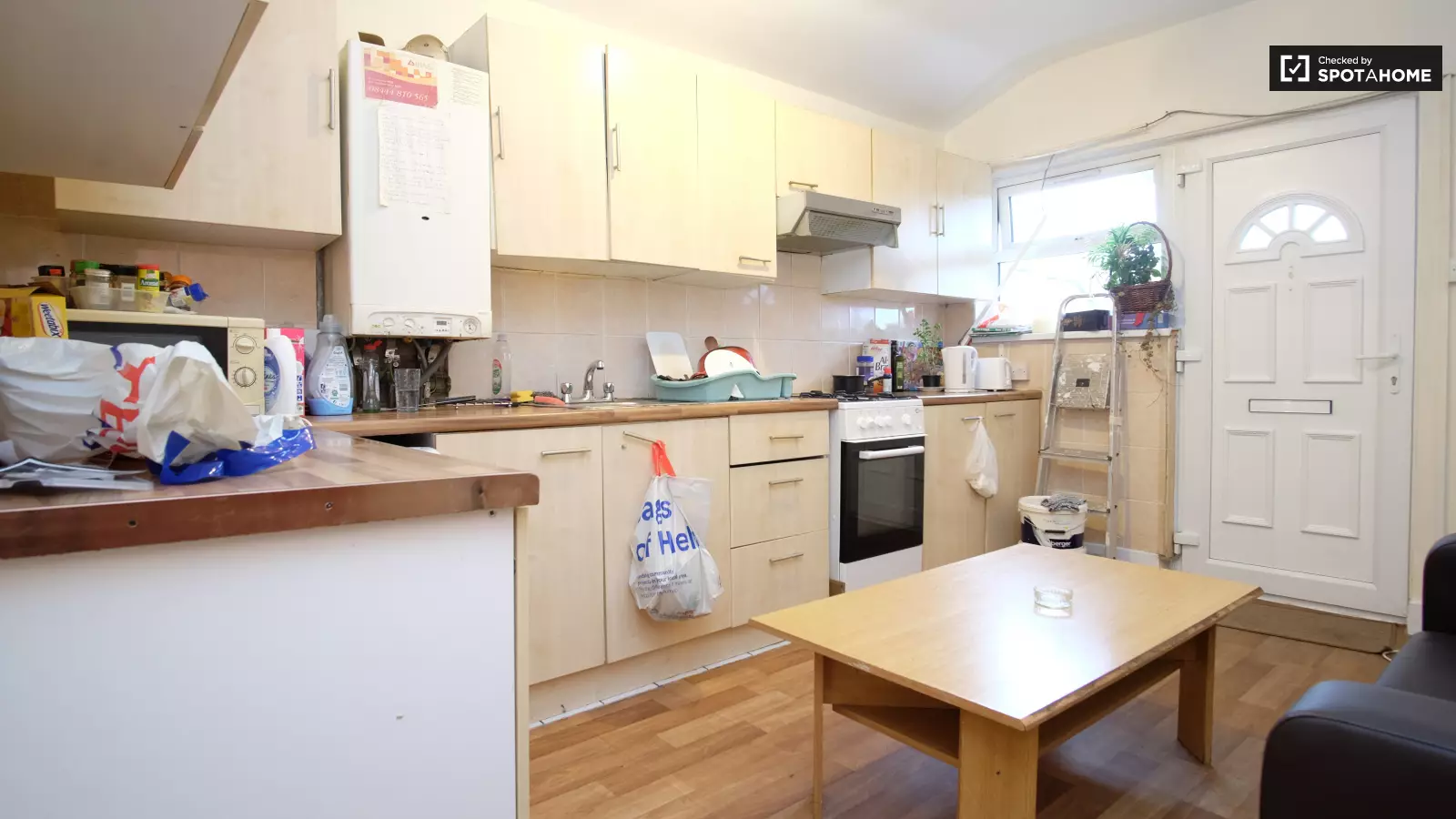 Room Palmerston Road in Greater London