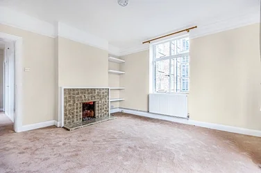 Flat Lee Road in Greater London