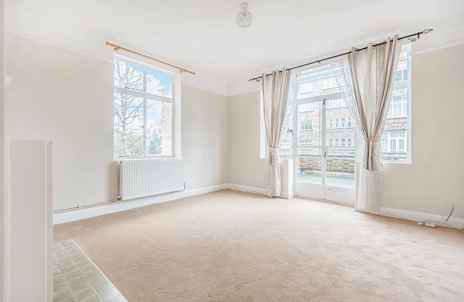 Flat Lee Road in Greater London