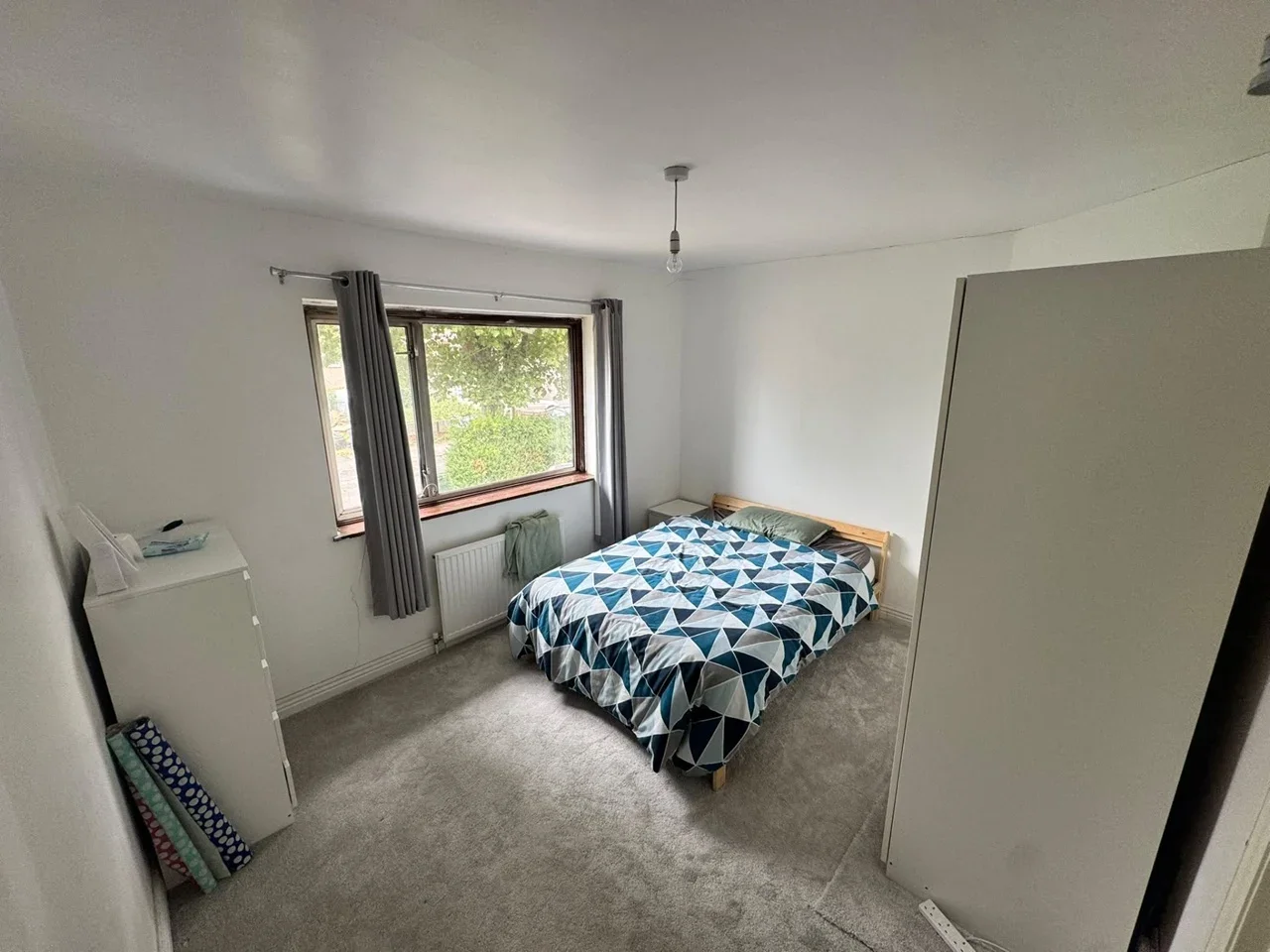 Room Stephenson Avenue in Tilbury