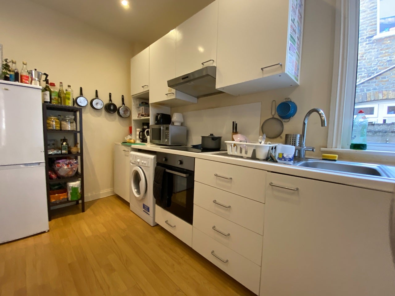 Room Hanover Road in Greater London