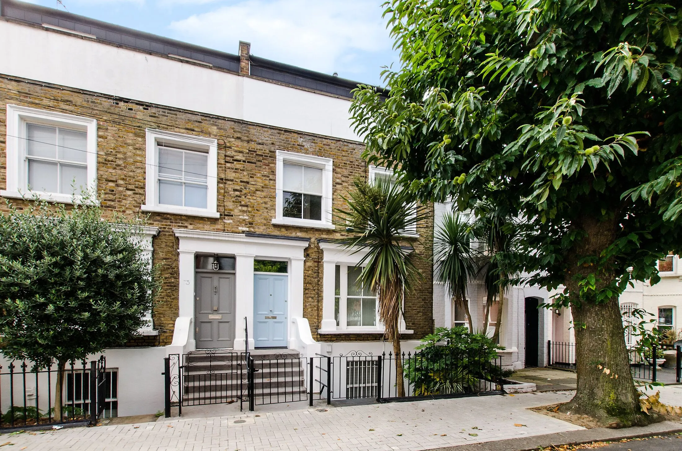Flat Colestown Street in Greater London