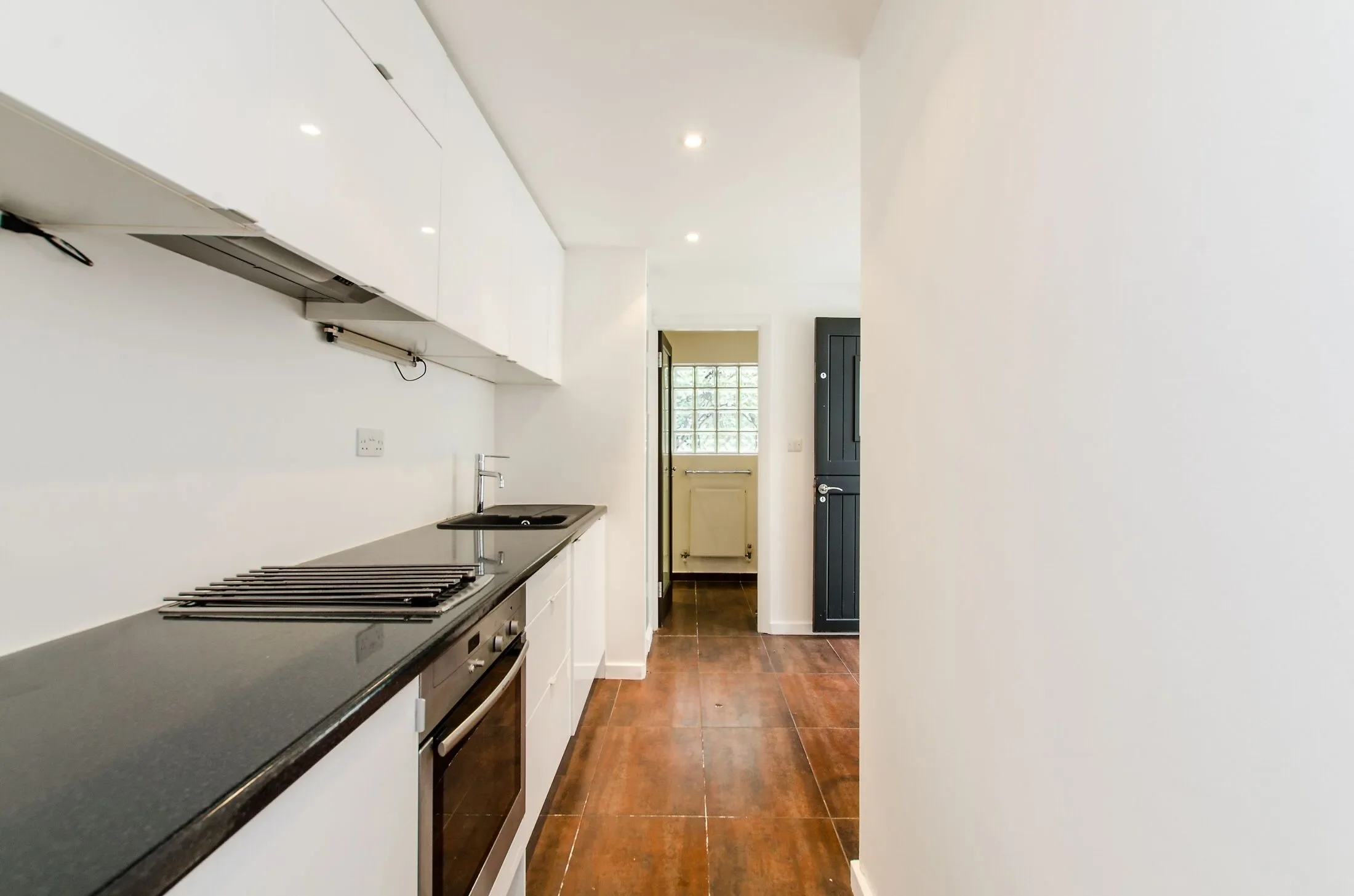 Flat Colestown Street in Greater London