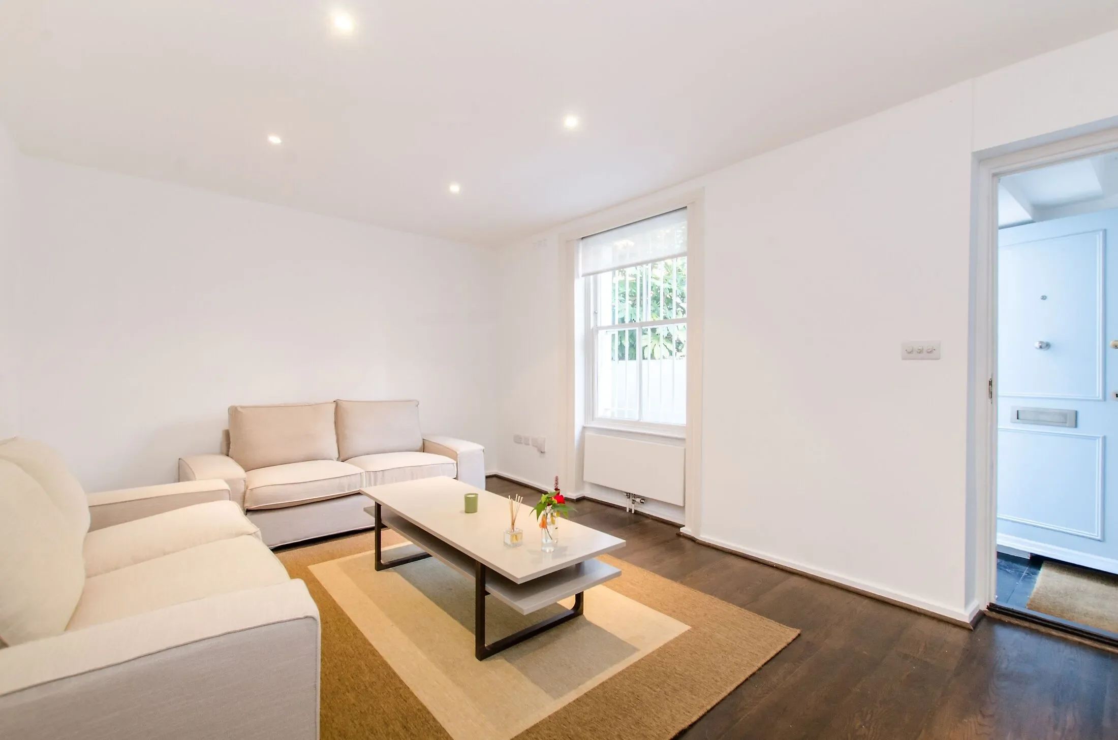 Flat Colestown Street in Greater London
