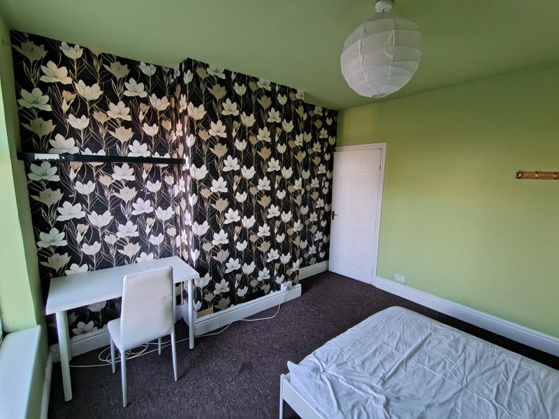 Room Victoria Road in Halesowen