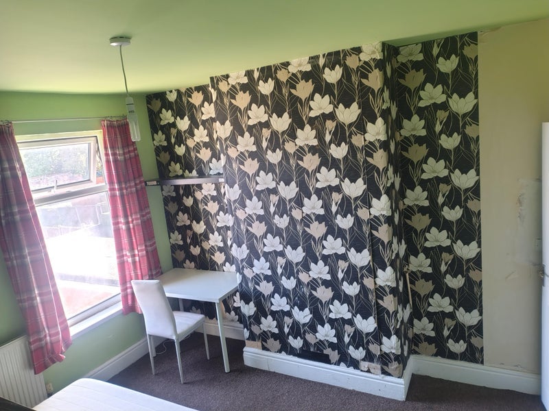 Room Victoria Road in Halesowen