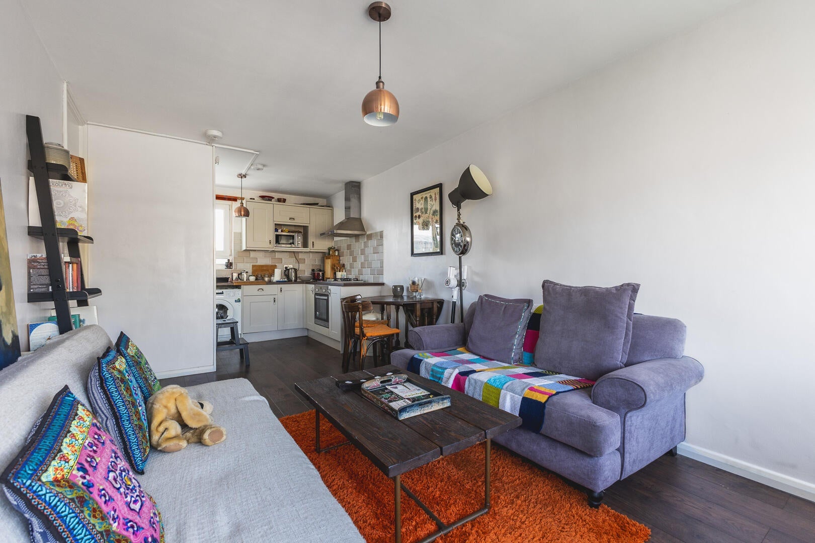 Flat Crondall Street in Greater London