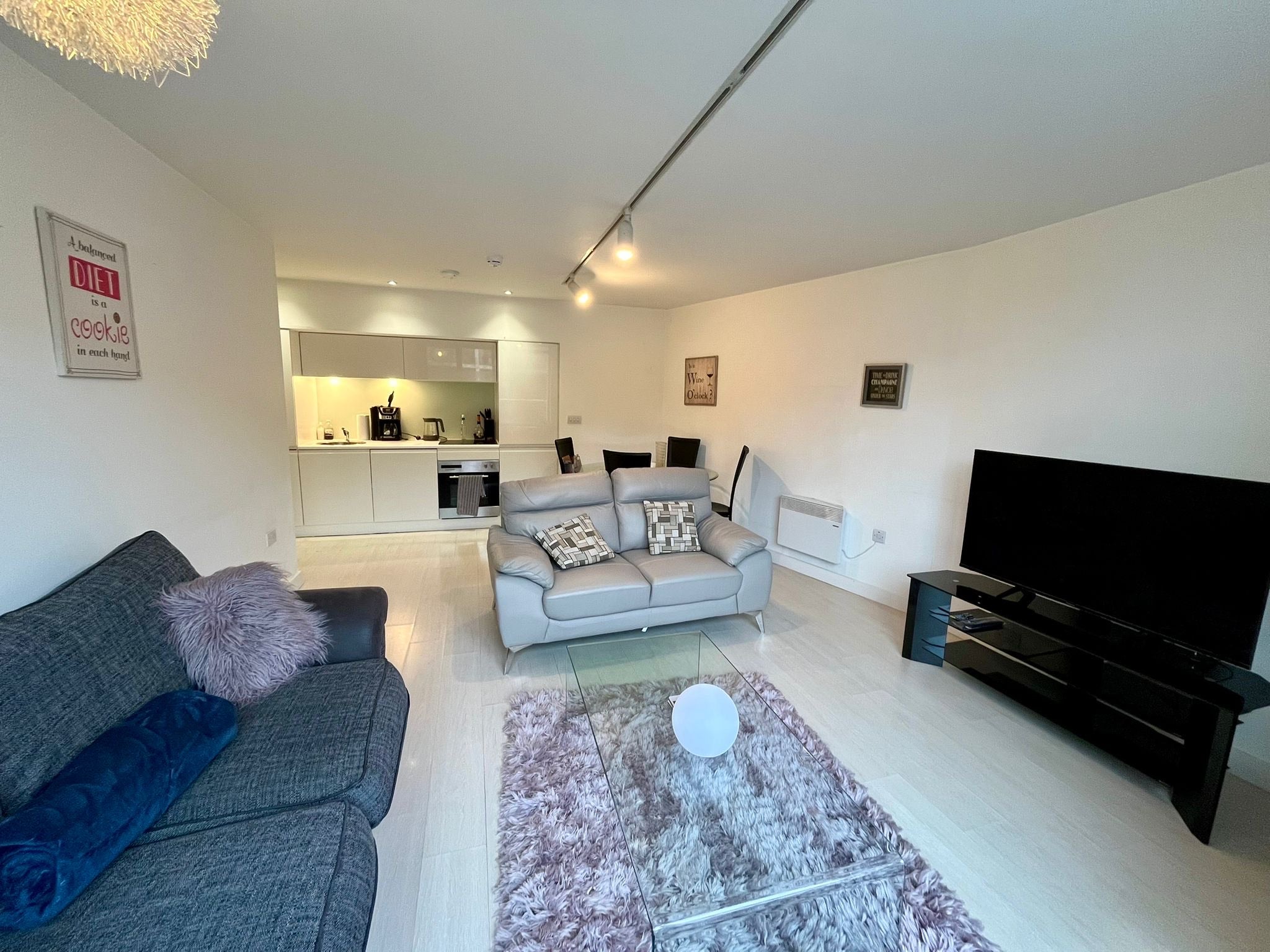 Flat Ingram Street in Leeds