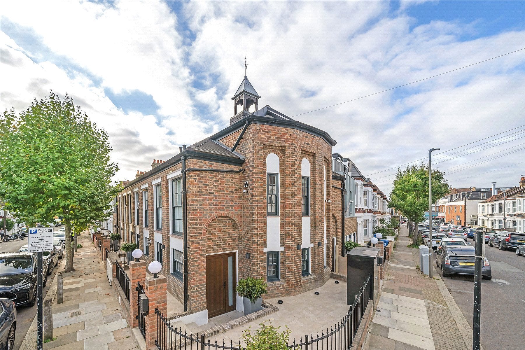 House Kellino Street in Greater London