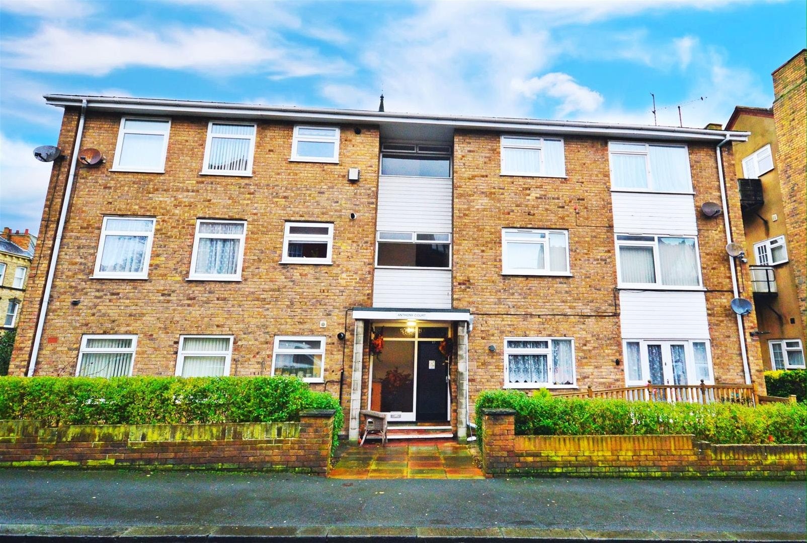 Flat Esplanade Road in Scarborough