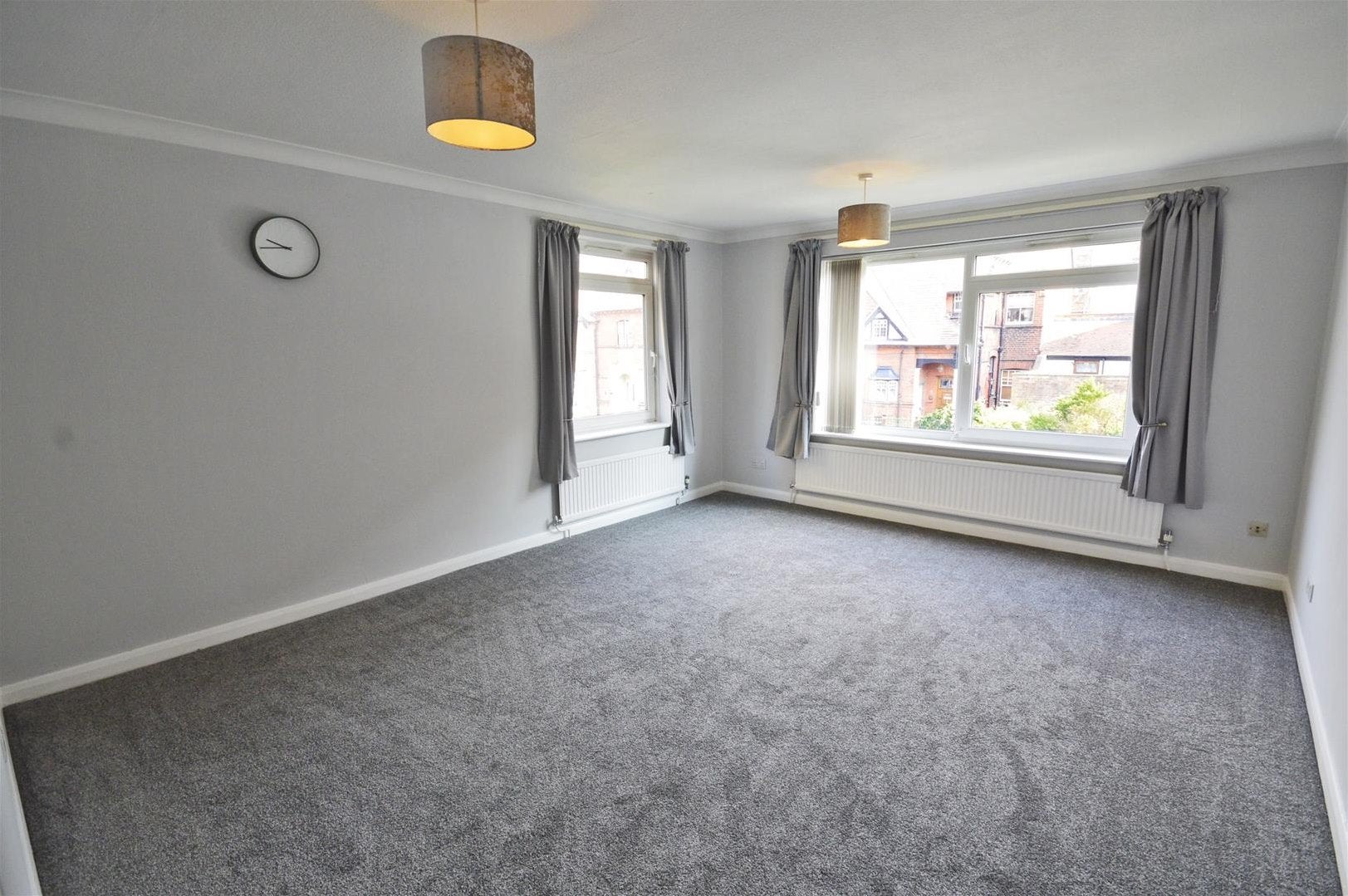 Flat Esplanade Road in Scarborough
