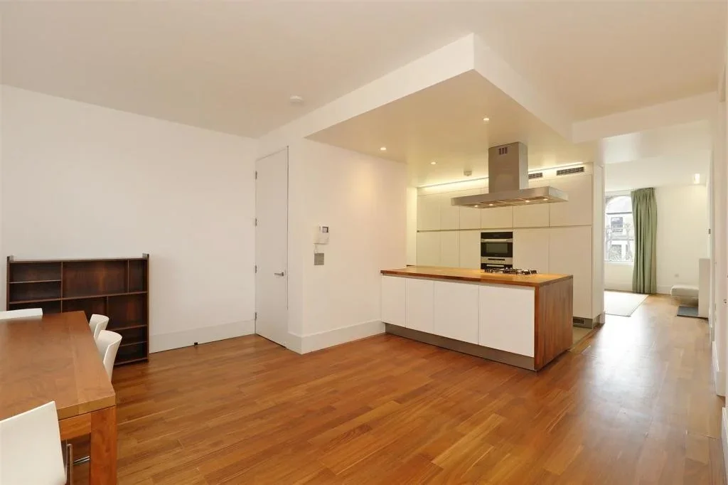 Flat Carlton Drive in Greater London