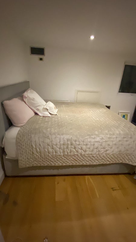 Room Conyer's Road in Greater London