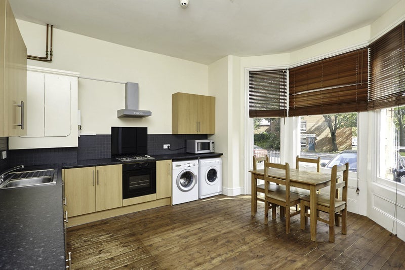 Room Rotton Park Road in Birmingham