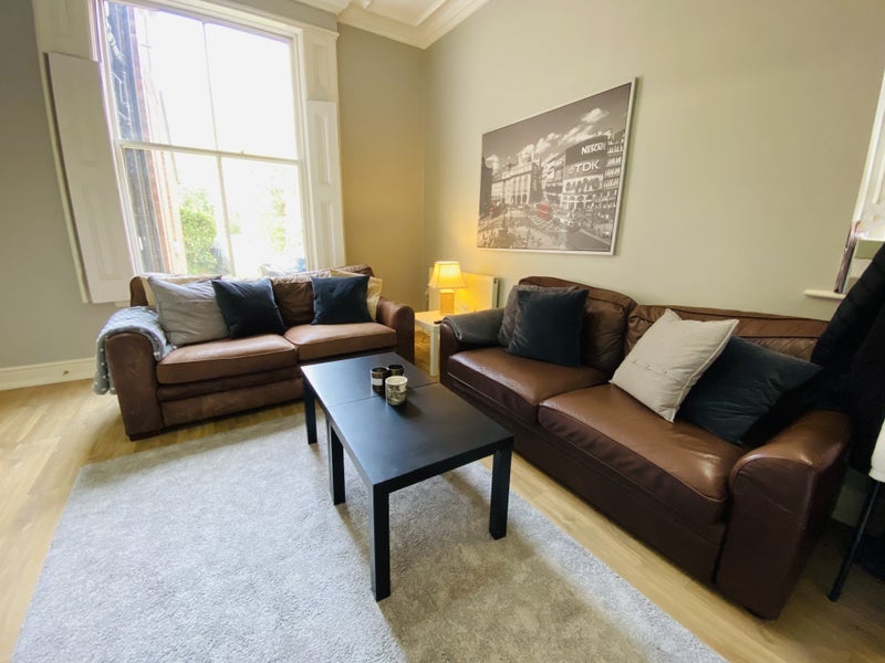 Room Rotton Park Road in Birmingham