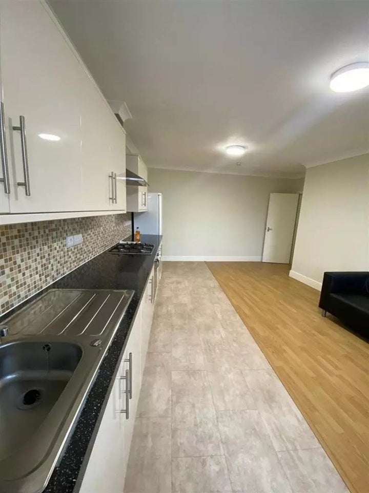 Flat Bethnal Green Road in Greater London