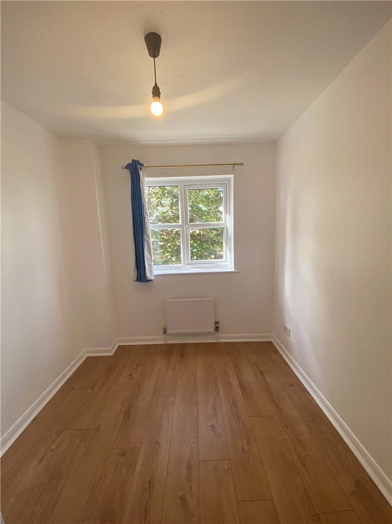 Flat Lime Close in Greater London
