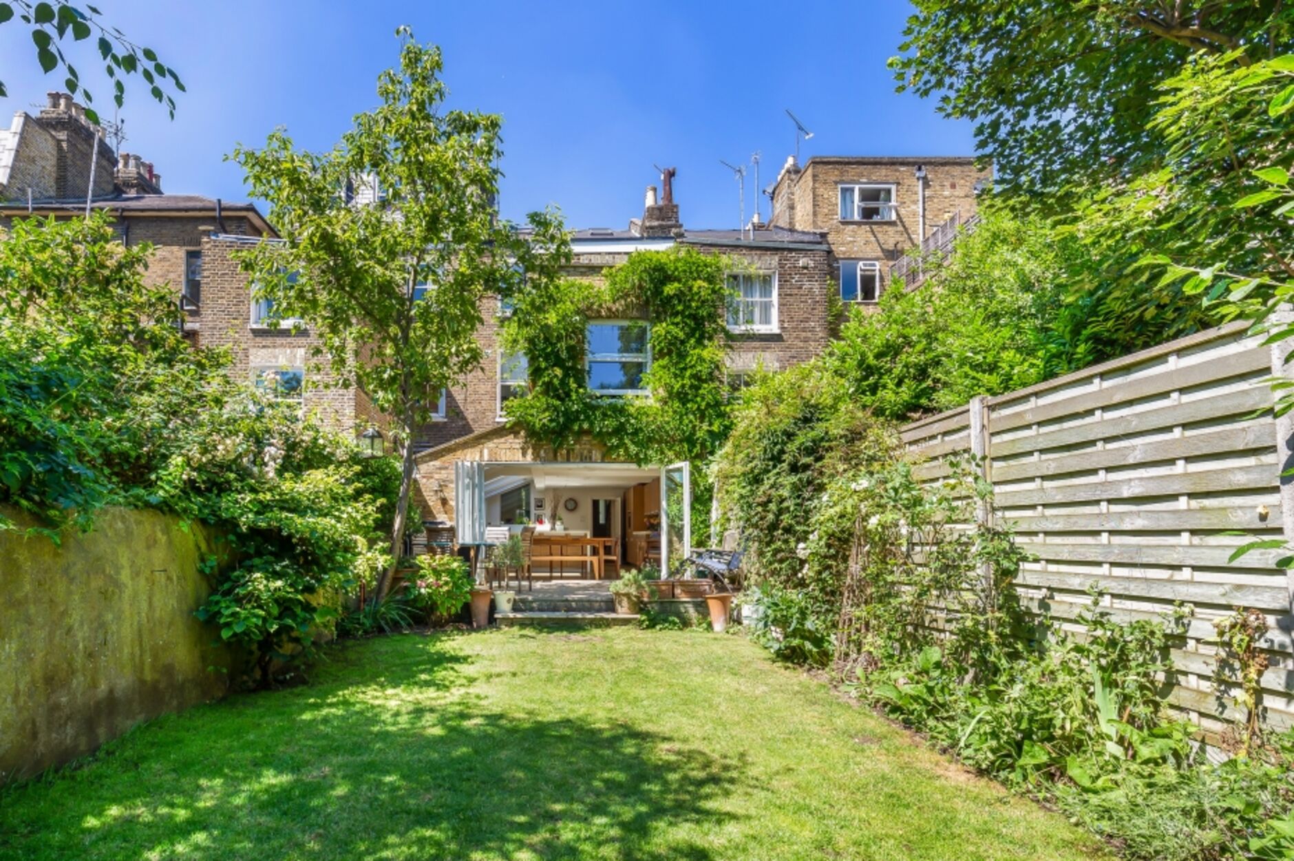 House Hammersmith Grove in Greater London