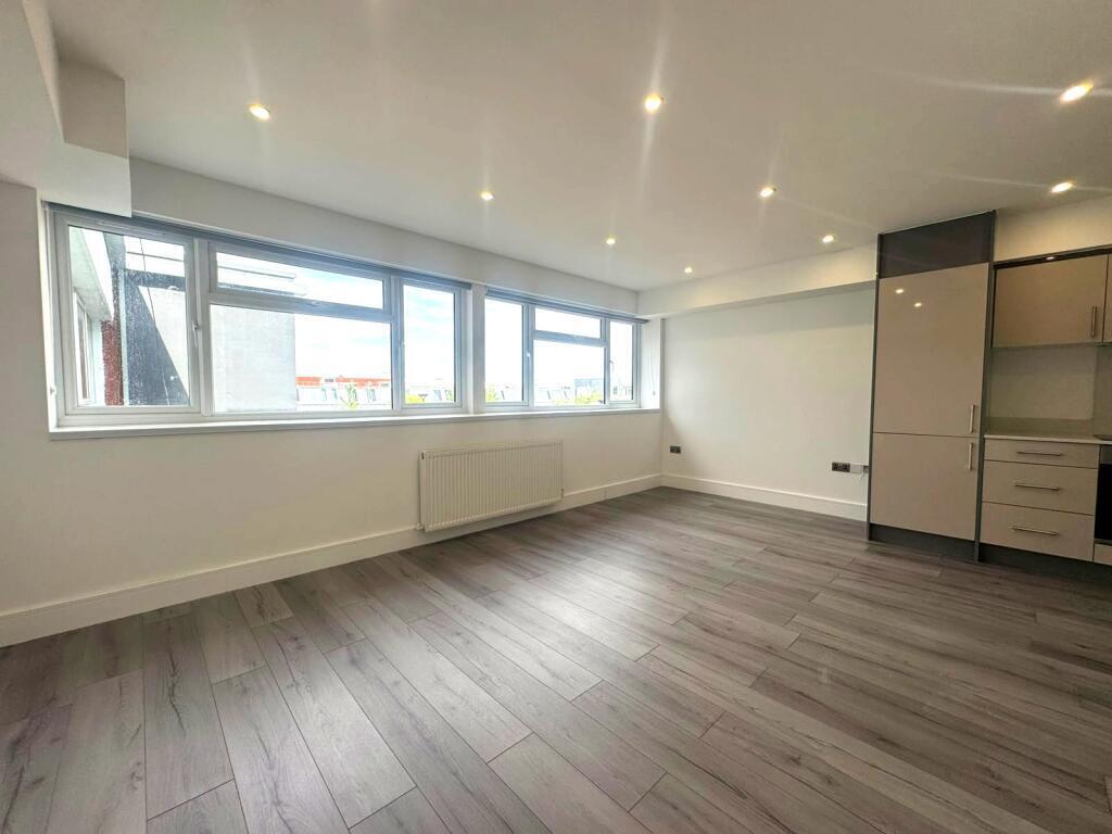 Flat London Road in Swanley