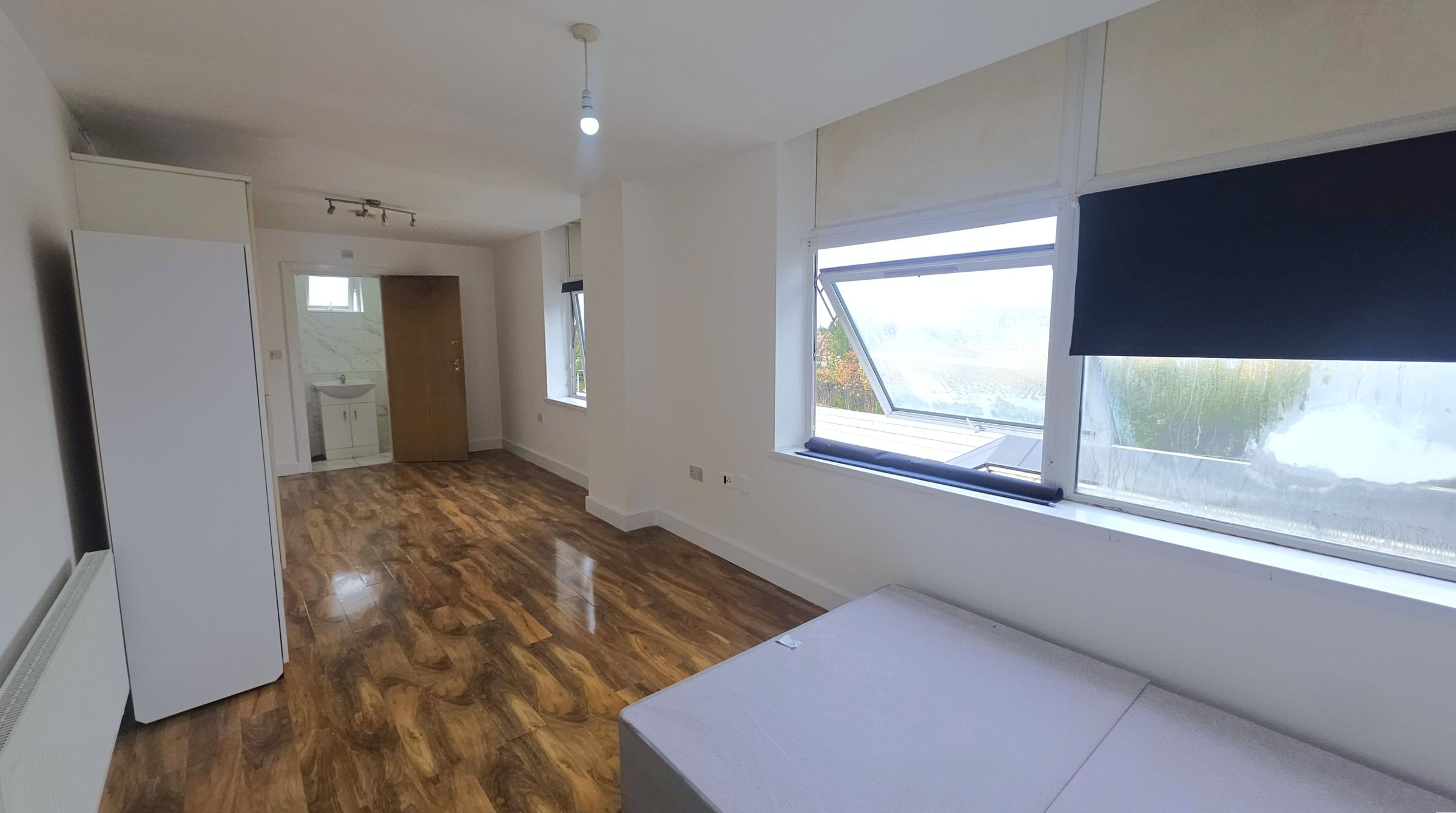 Flat Cranbrook Road in Greater London