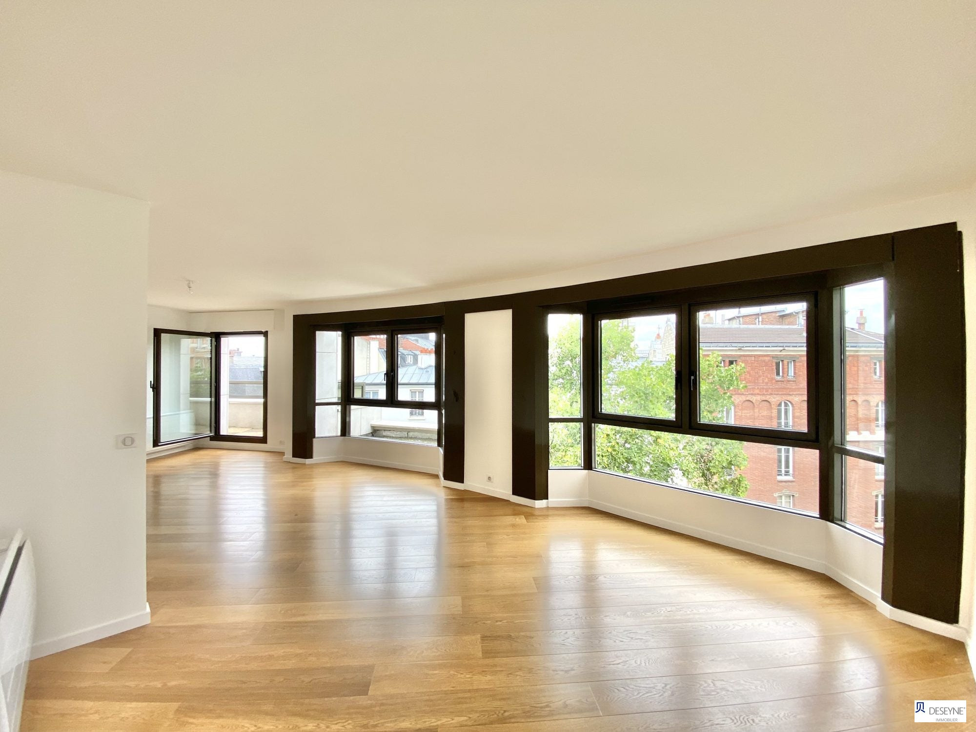 Flat Rue d'Arsonval in Paris
