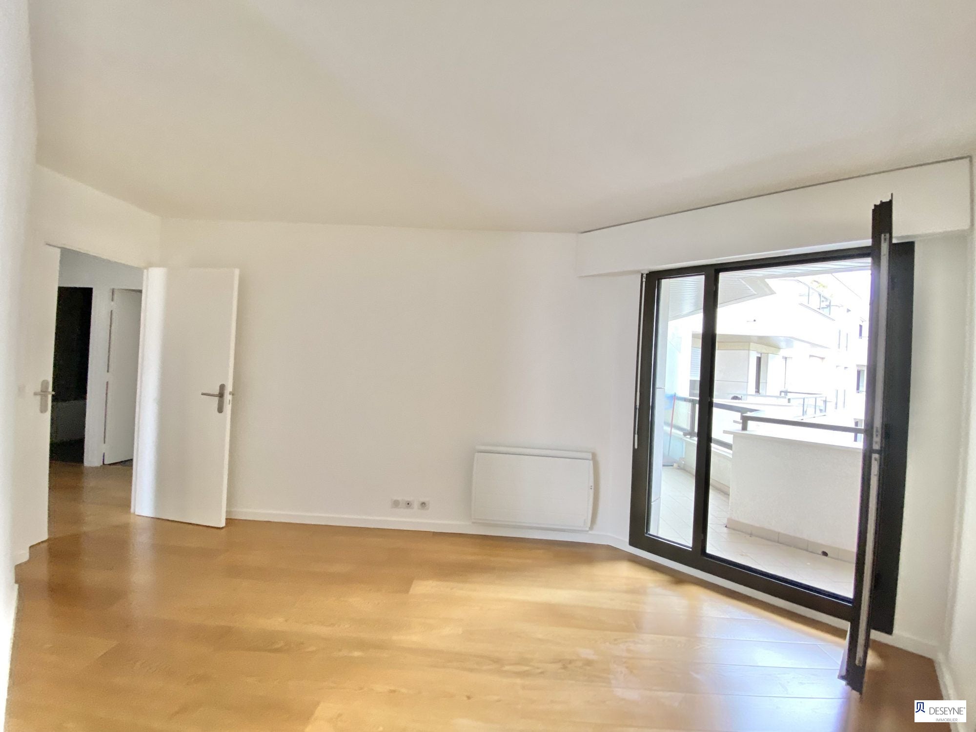 Flat Rue d'Arsonval in Paris