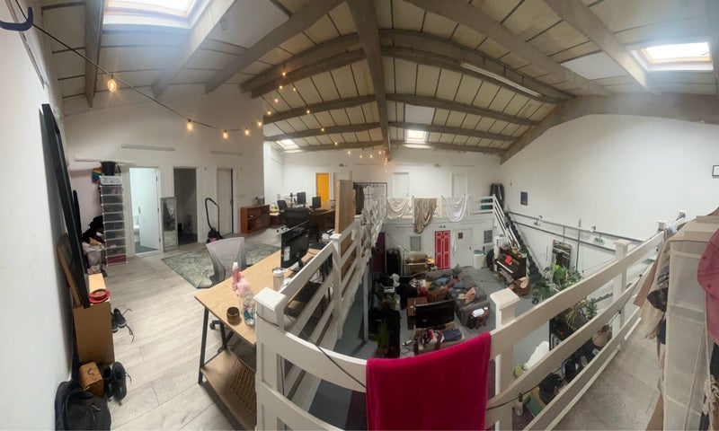 Room Bream Street in Greater London