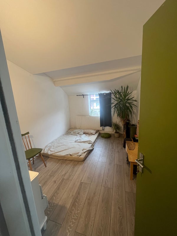 Room Bream Street in Greater London