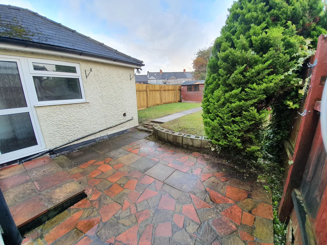 House Rockfield Street in Newport