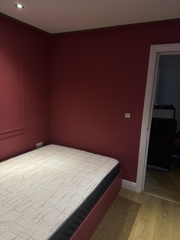Room Newport Road in Cardiff