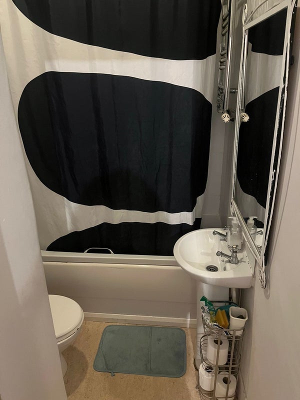 Room Adamsrill Road in Greater London