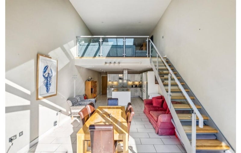 Room Beauchamp Road in Greater London