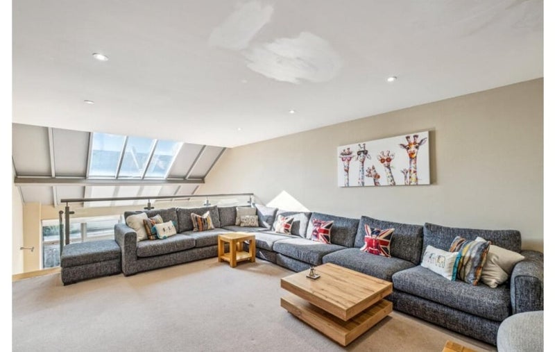 Room Beauchamp Road in Greater London