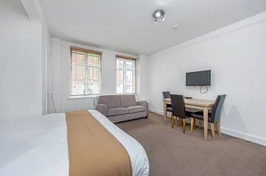 Flat Tavistock Square in Greater London