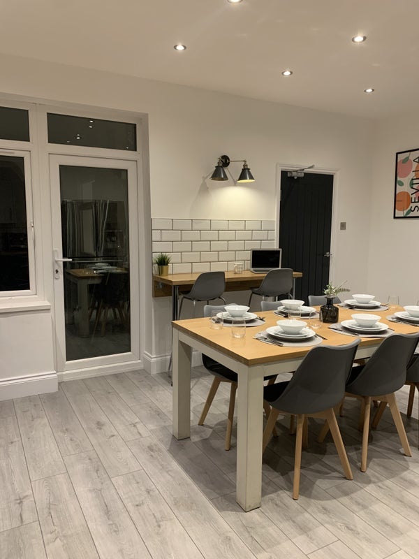 Room Queens Road in Hinckley and Bosworth