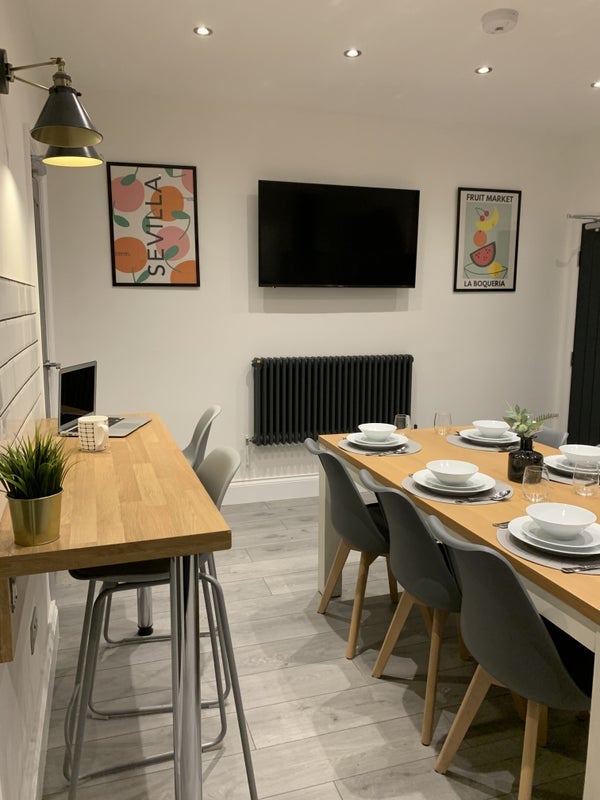 Room Queens Road in Hinckley and Bosworth