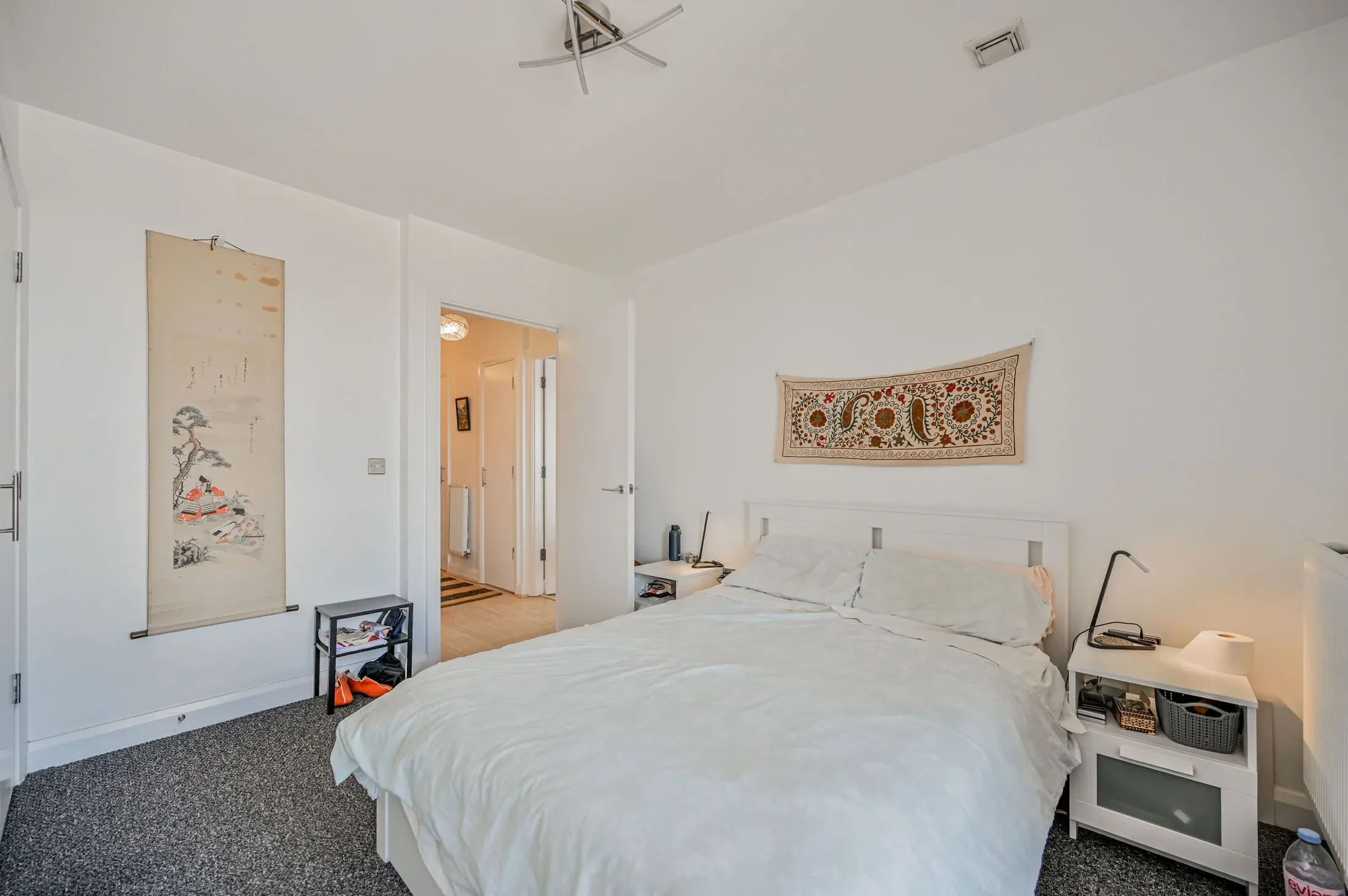 Flat Capworth Street in Greater London
