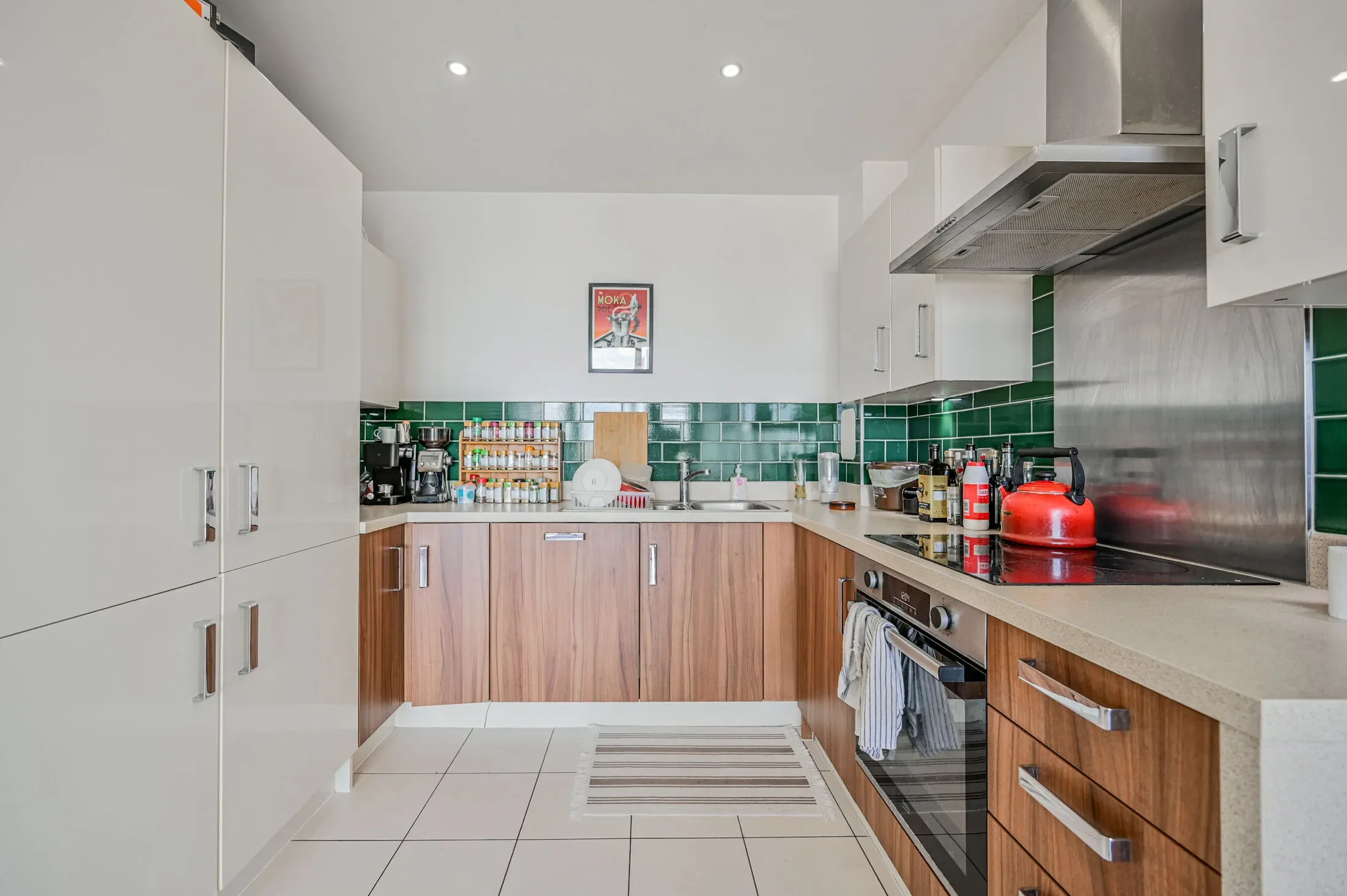 Flat Capworth Street in Greater London