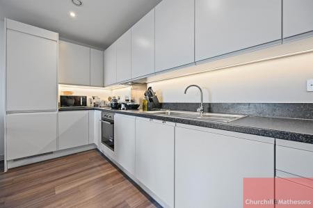 Flat Acton Lane in Greater London