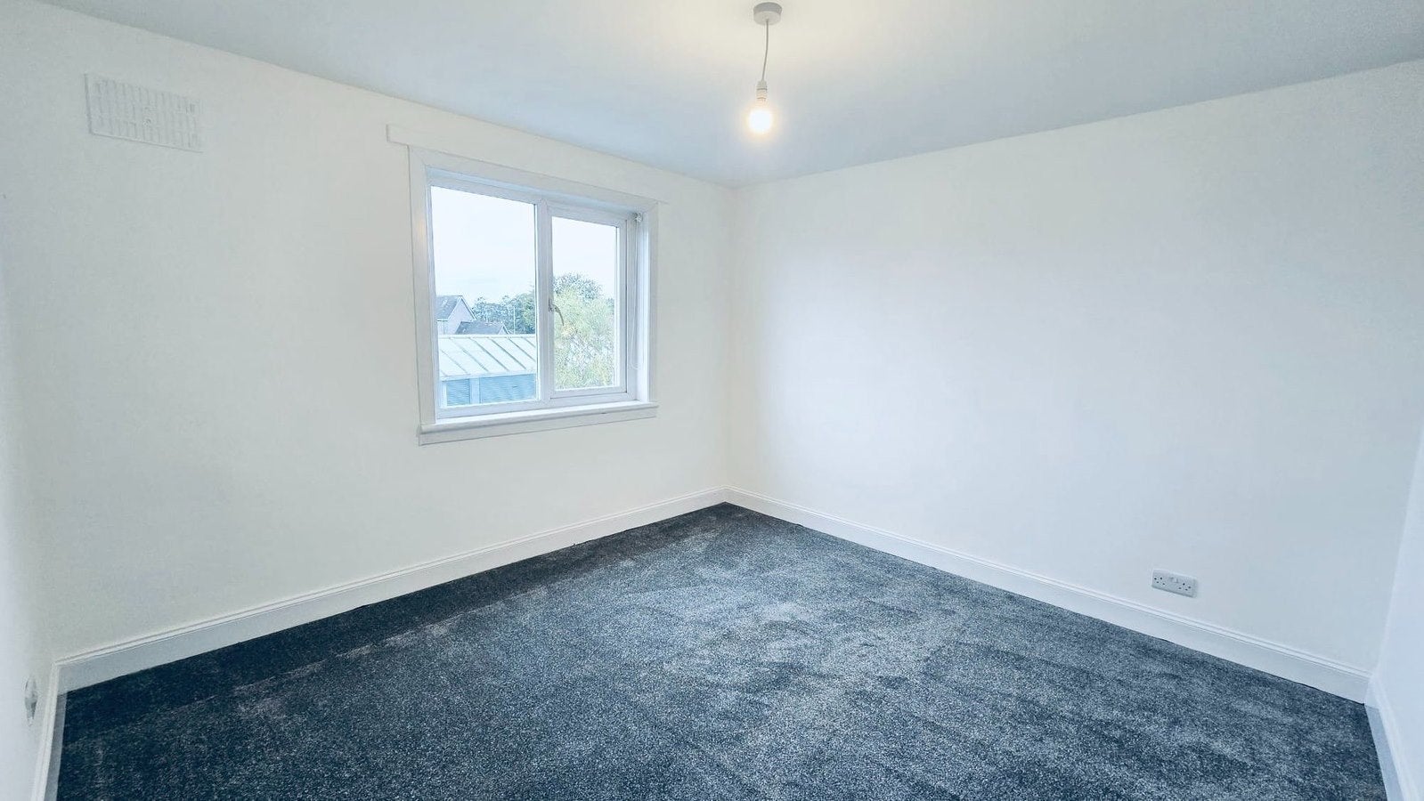 Flat Ochil Street in Tullibody