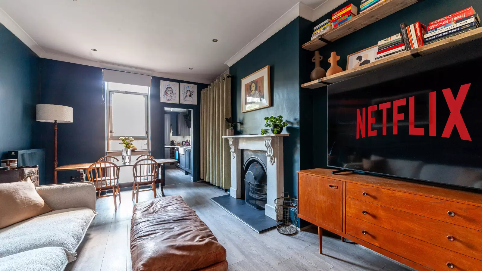 Flat Sandringham Road in Greater London