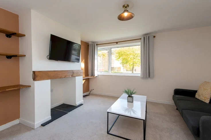 Flat Hallington Head in Newton Aycliffe