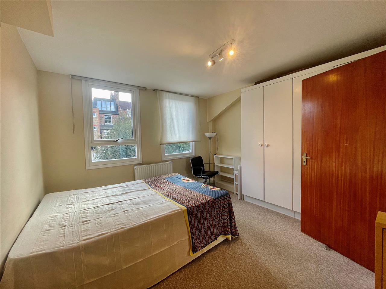 Flat Woodland Rise in Greater London