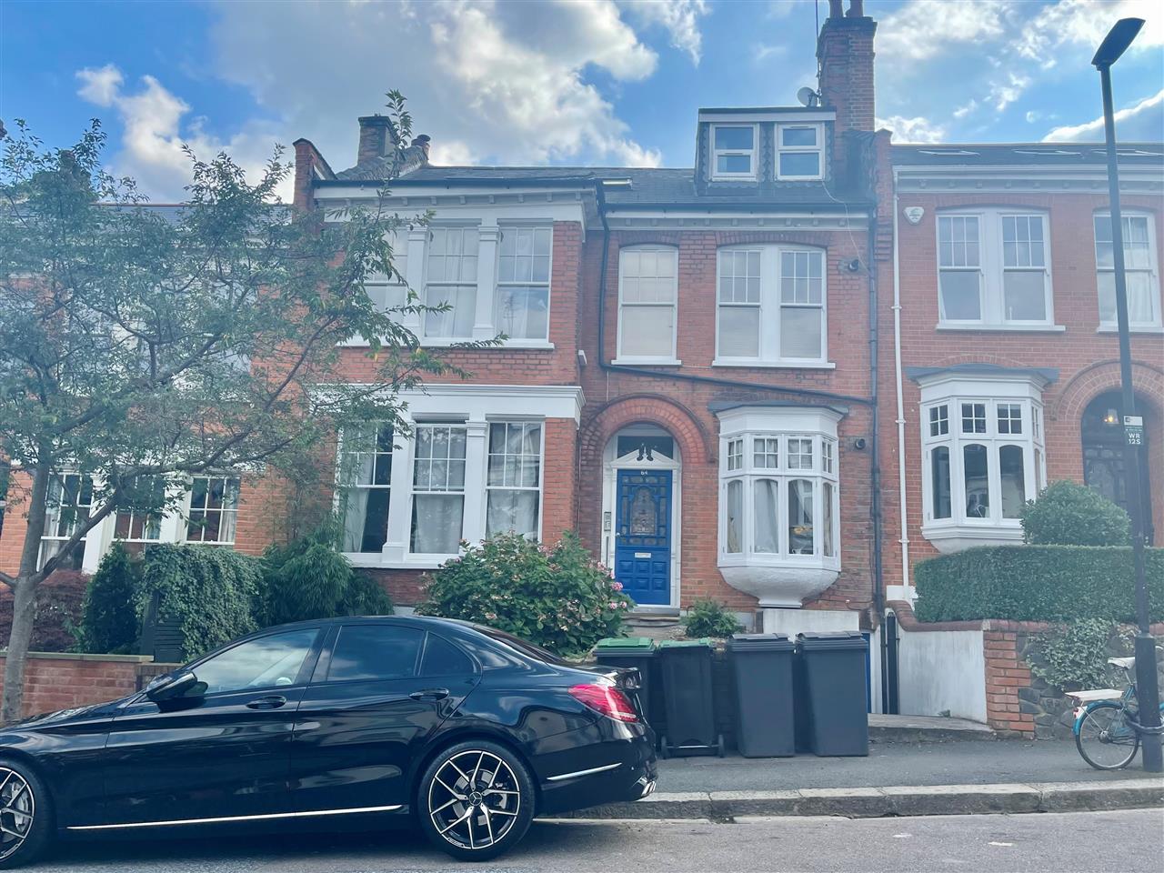Flat Woodland Rise in Greater London