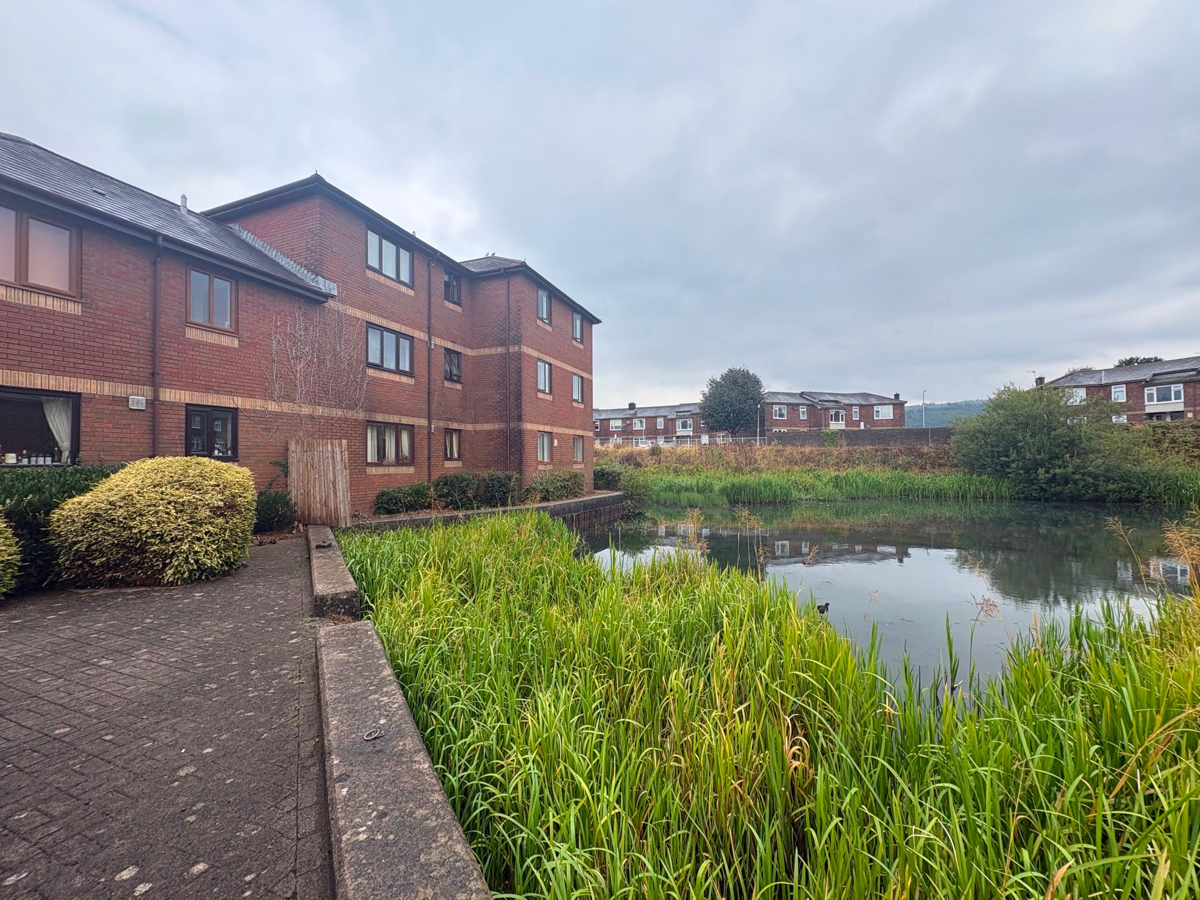 Flat Llewellyn's Quay in Margam Moors