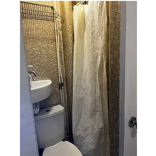 Room Gayford Road in London