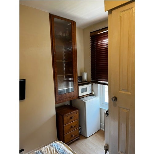 Room Gayford Road in London